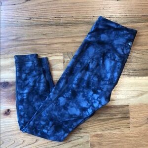 Athleta blue Tie Die PowerVita Pant 7/8 length
